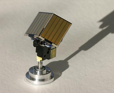 Dual solar panel head